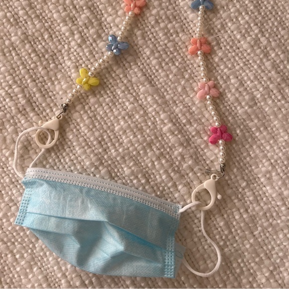 Kids Butterly Face Mask Chain/Lanyard - Picture 2 of 3